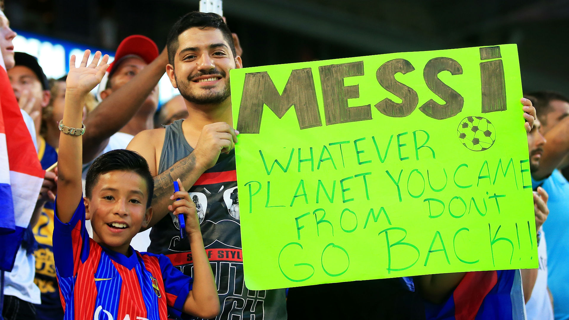 Opponent team fan spat in Lionel Messi 12/21/2015 6 Opponent team fan spat in Lionel Messi 12/21/2015 82